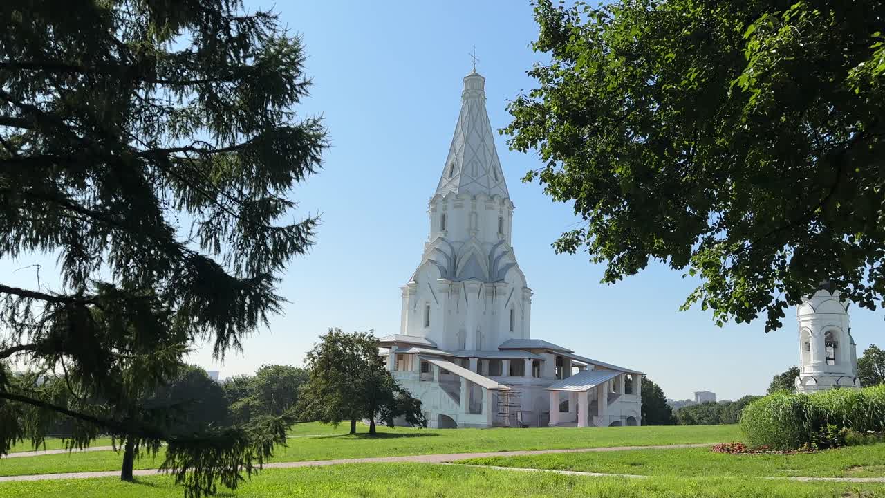 View of the Church of the Ascension in Kolomenskoye (4K60)