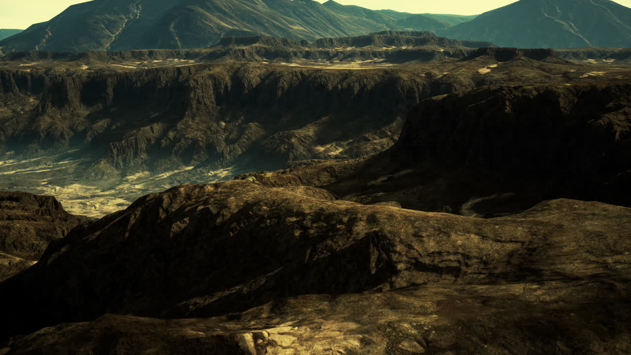 paisaje de montaña oscuro