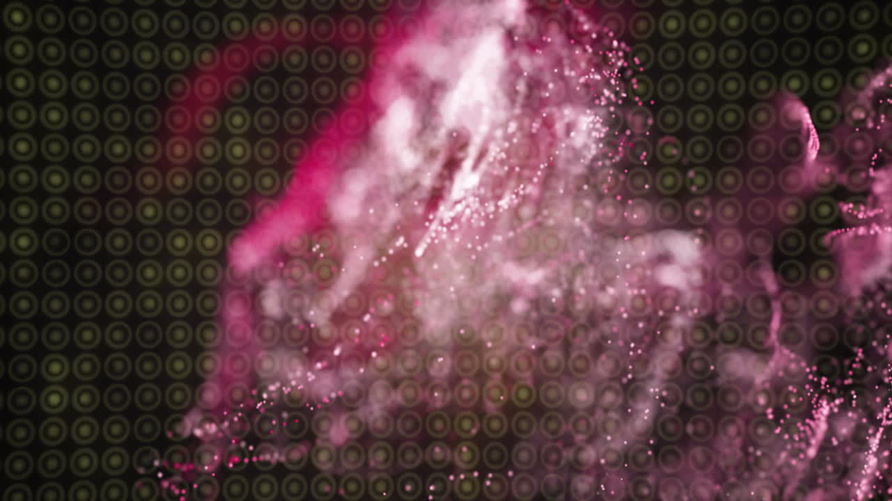 animación de senderos de luz brillante que se mueven sobre el patrón sobre fondo negro