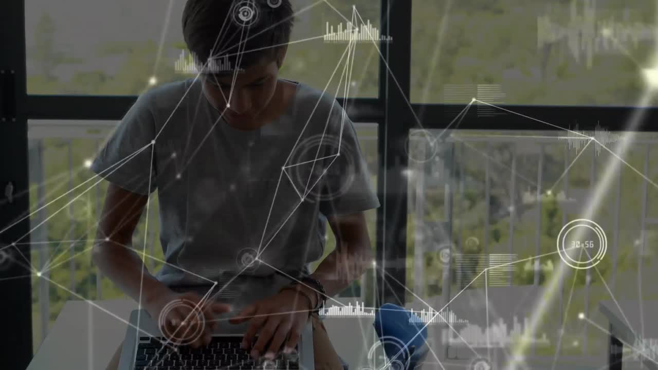 animación de puntos conectados con líneas y gráficos de barras sobre un niño caucásico estudiando en una computadora portátil