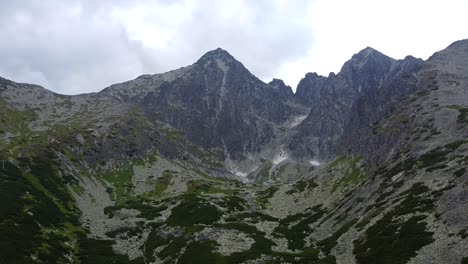 Drohnenaufnahme-Der-Hohen-Tatra-In-Der-Slowakei