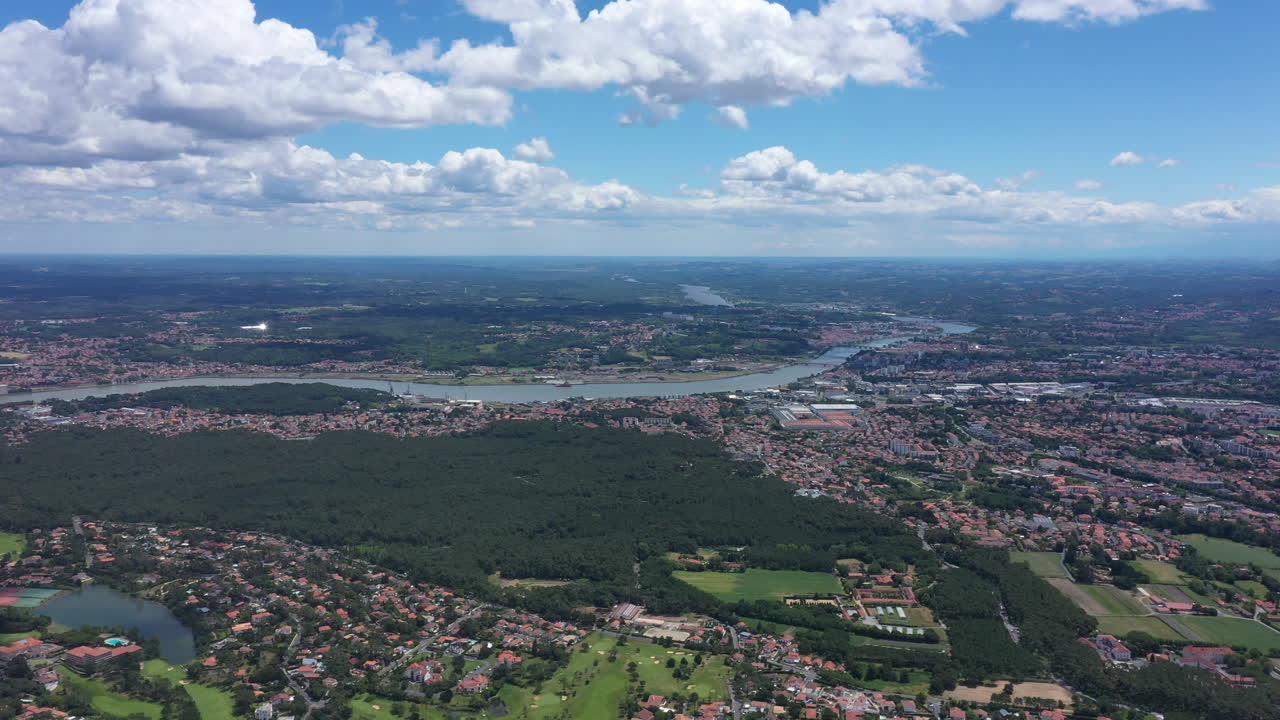 bayonne-anglet-biarritz fotografía aérea de los bosques de pinos de la pignada chiberta soleados