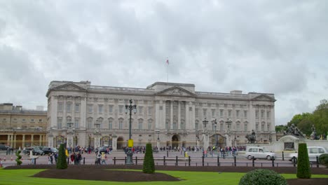 buckingham palace with uk flag flying