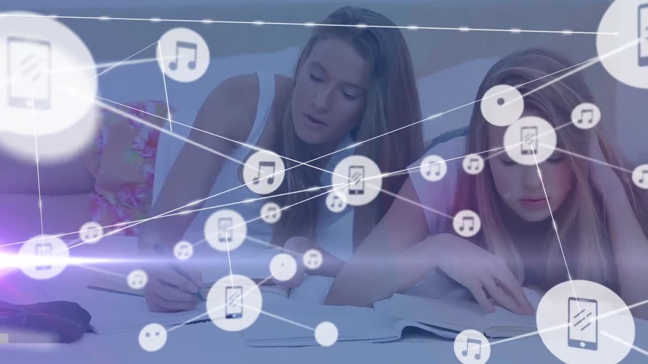 animación de la red de conexiones sobre las mujeres caucásicas que aprenden en casa