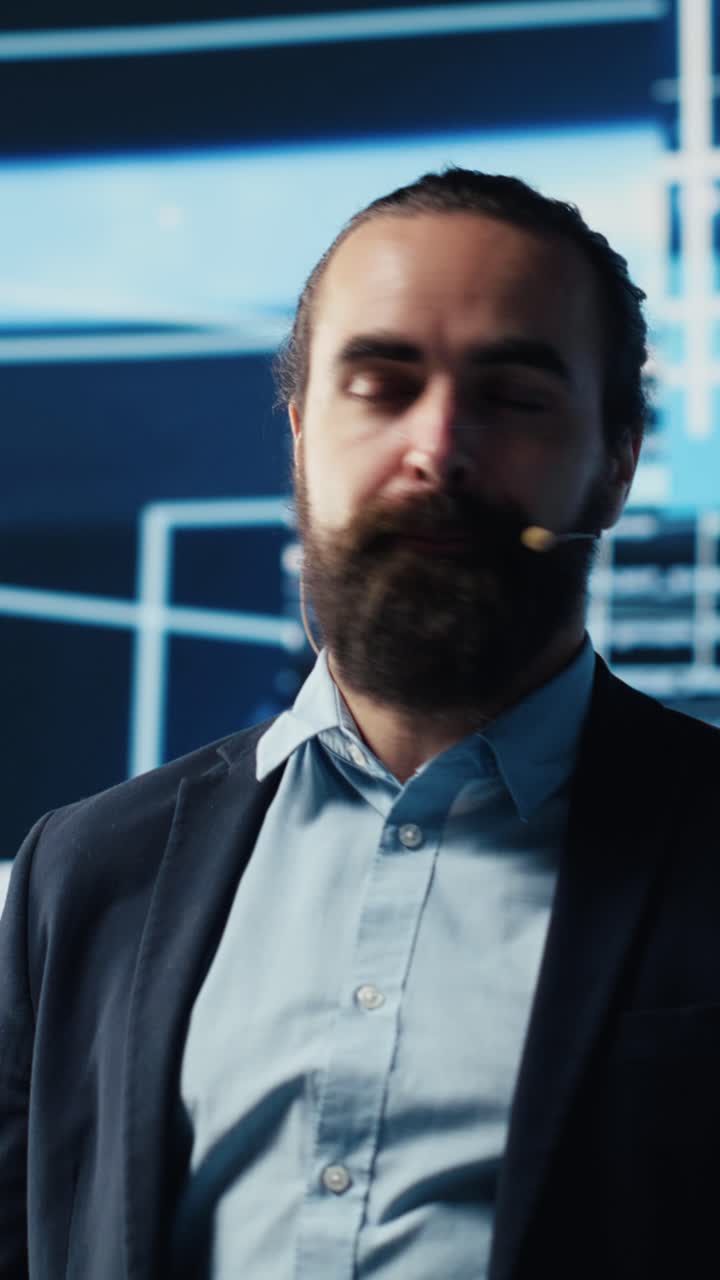 Vertical Video Entrepreneur presenter hosting live conference to highlight AI usage