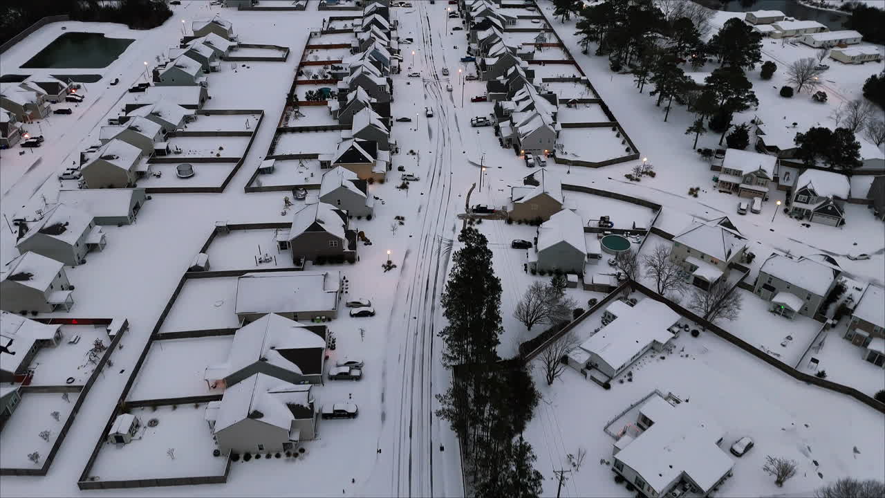 A rare coastal NC snow covered neighborhood