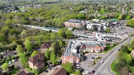 virginia water village surrey, großbritannien, drohnen, flugzeug