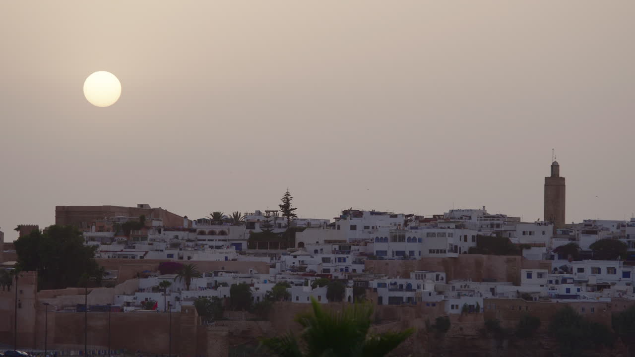 미나렛, 라바트 모로코가 있는 구시가의 태양 디스크