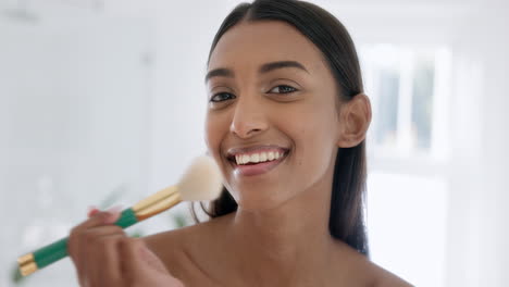 Maquillaje,-Belleza-Y-Rostro-De-Mujer-En-El-Baño.