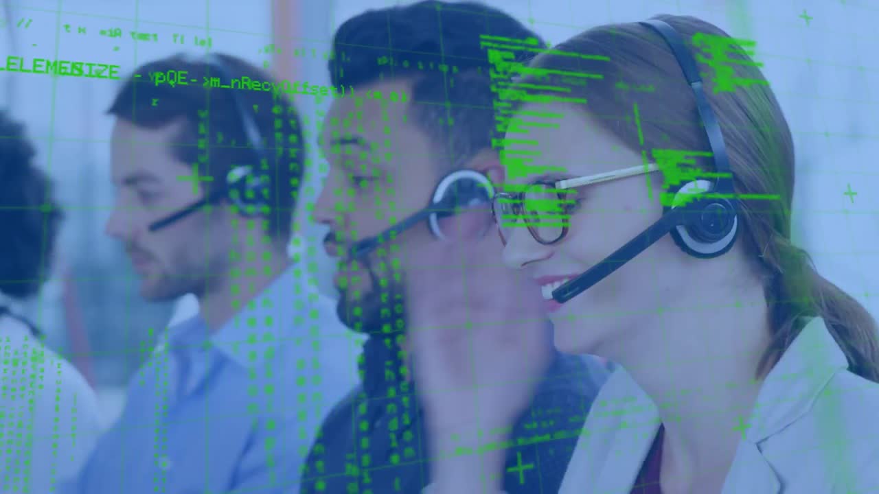 animación del procesamiento de datos sobre diversas personas de negocios que usan auriculares telefónicos