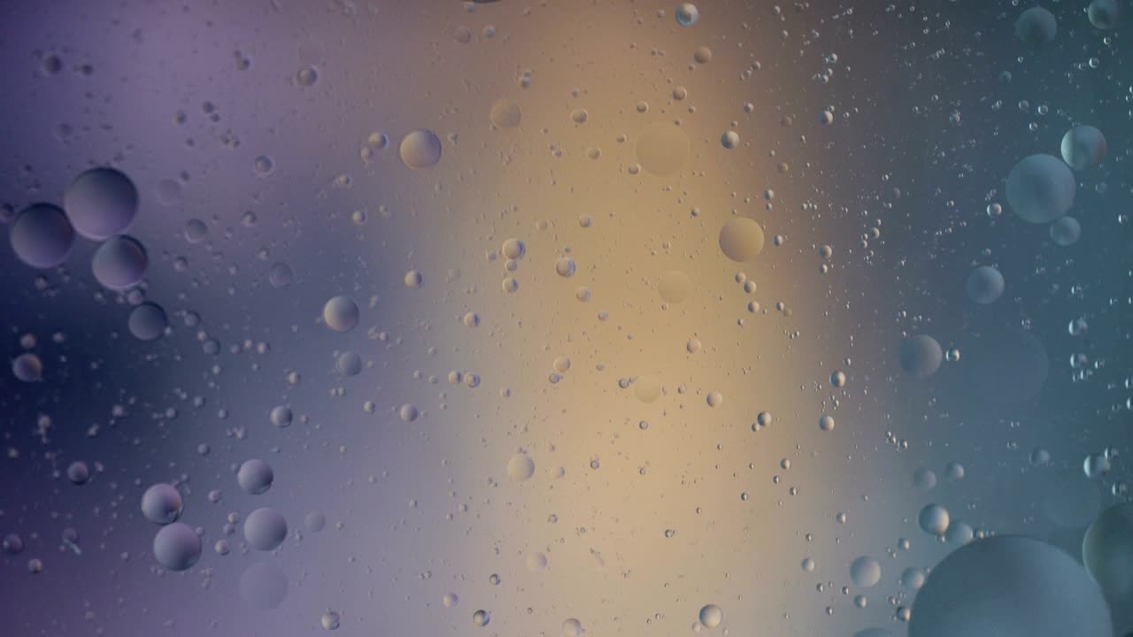 다채로운 거품의 환상적인 구조, 혼란스러운 움직임, 추상적인 다채로운 페인트,  뷰, 액체에 있는 거품의 움직임, 기름 표면, 다채로운 배경, 매크로.