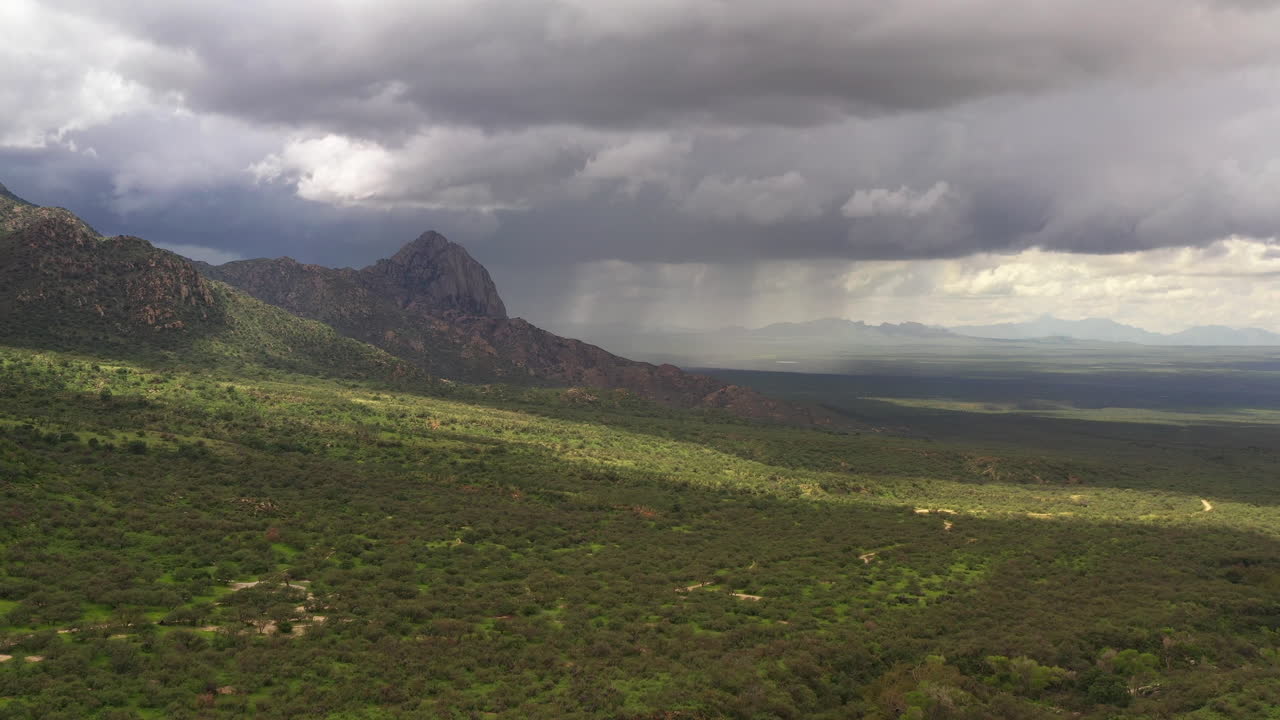 공중 상승 앞으로 코끼리 머리, 그린 밸리, 애리조나