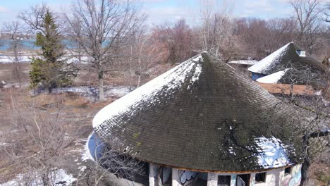 abandoned zoo buildings on belle isle, detroit, michigan usa