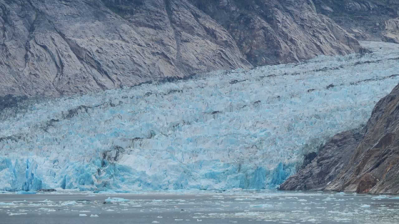 Dawes Glacier, active tidewater glacier located at the end of Endicott Arm fjord. Climate change affecting the glaciers of Alaska.