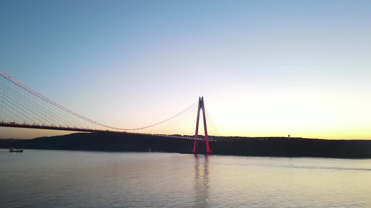 돌고래와 야부즈 술탄 셀림 다리 드론 비디오