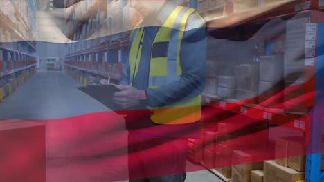 animación de la bandera de rusia sobre un trabajador caucásico en un almacén.