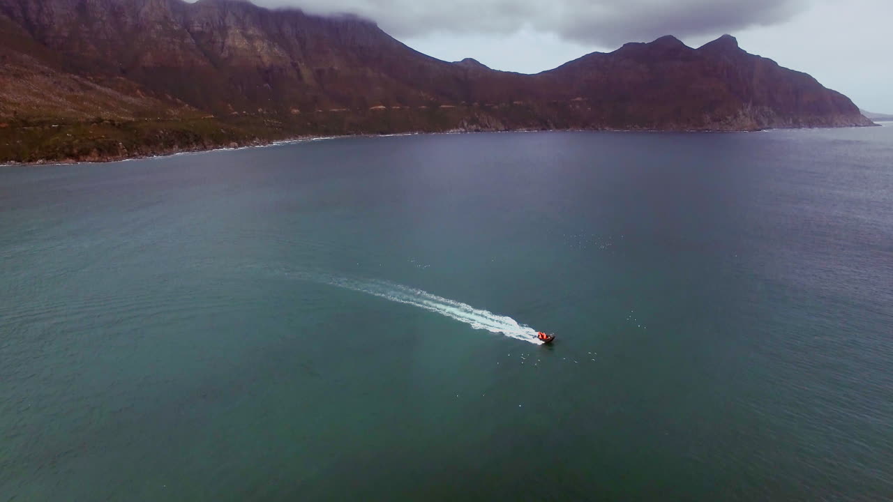 ¿qué mejor manera de explorar el mar?