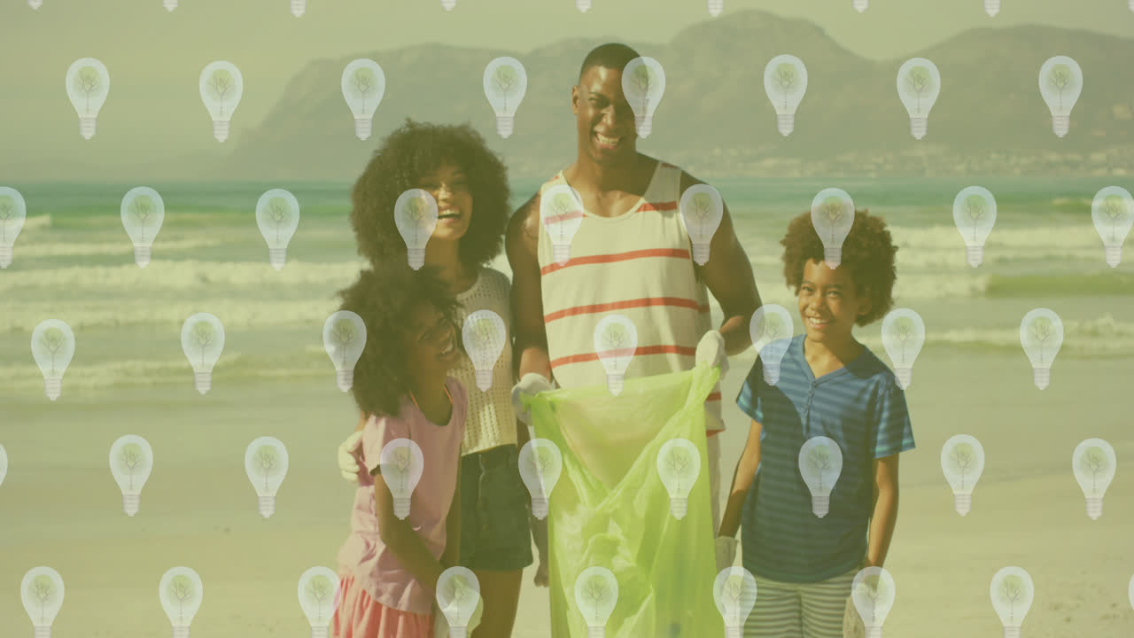animación de iconos de bombillas sobre una familia afroamericana que segrega los desechos