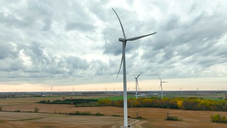 cámara inclinada hacia abajo a lo largo de la turbina