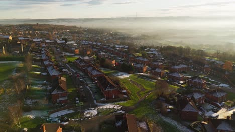 casas adosadas de ladrillo rojo en el reino unido