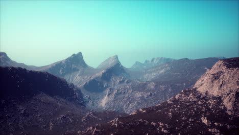 Landschaft-Der-Vom-Nebel-Bedeckten-Dolomitenkette