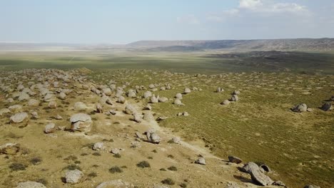 vista del valle de nódulos en la península de mangyshlak en kazajstán