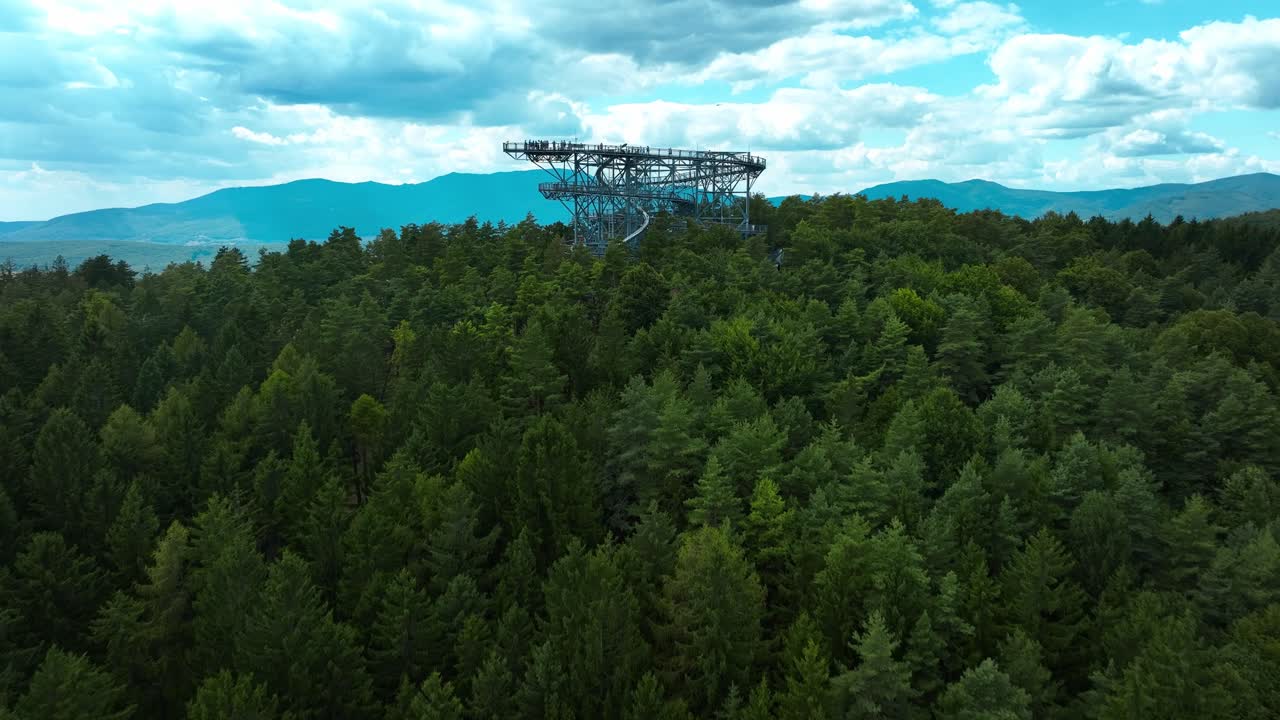 슬로바키아 의 보이니체 에 있는 차이카 산책로 의 공중 사진