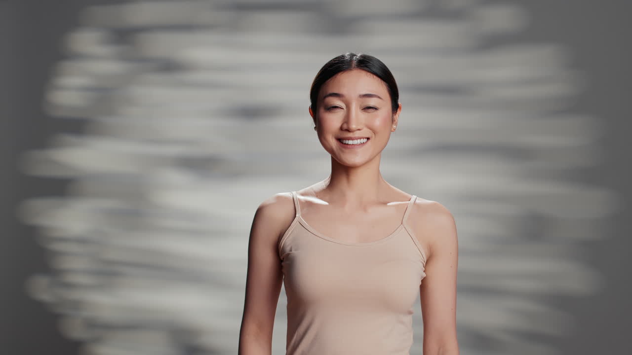 웃는 아시아 여성의 초상화