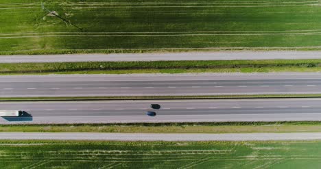 Car-Passing-Highway-Vista-Aérea-View-5