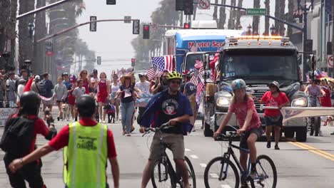 fourth of july parade down pch coast highway