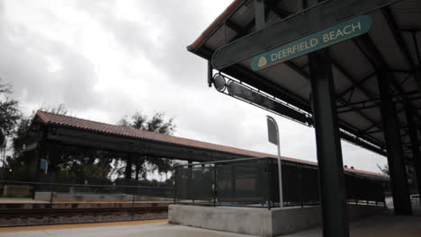 Tri-Rail-Bahnhof-Deerfield-Beach