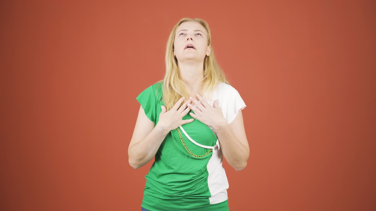 재채기하는 여자, 환자.