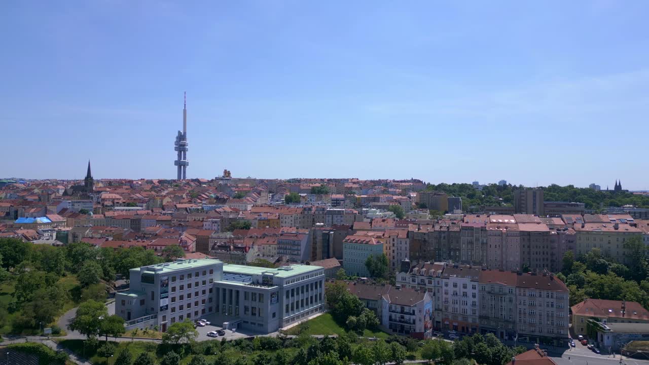 la estación de autobuses de praga la torre de la estación principal de florencia