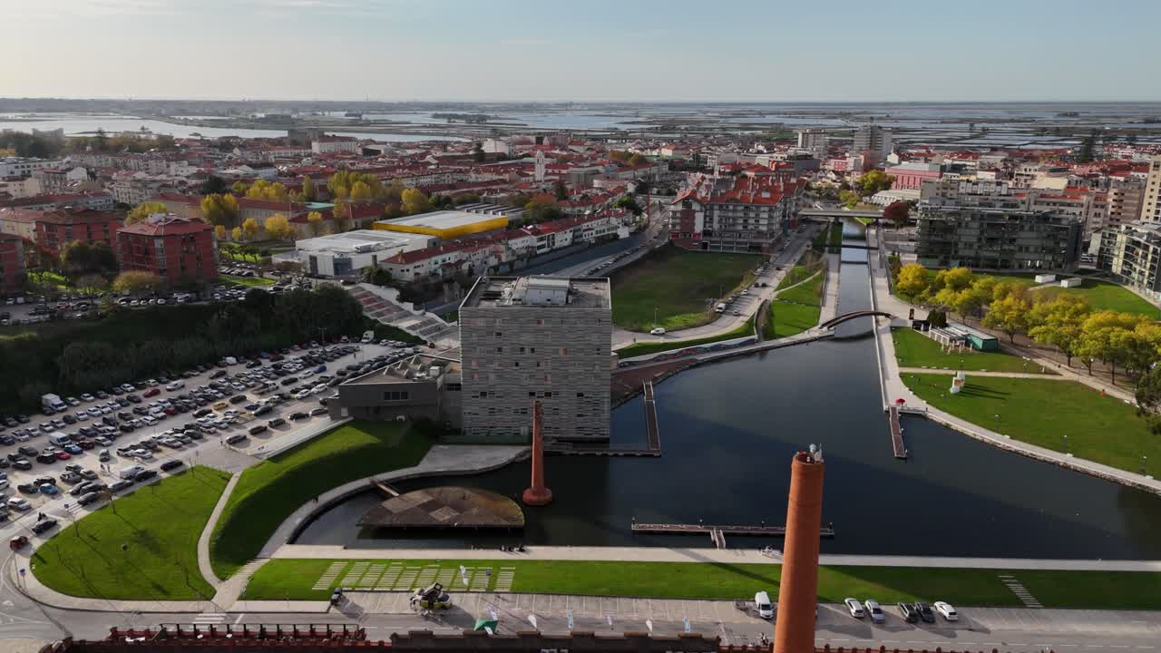 Grön park i centrala Aveiro