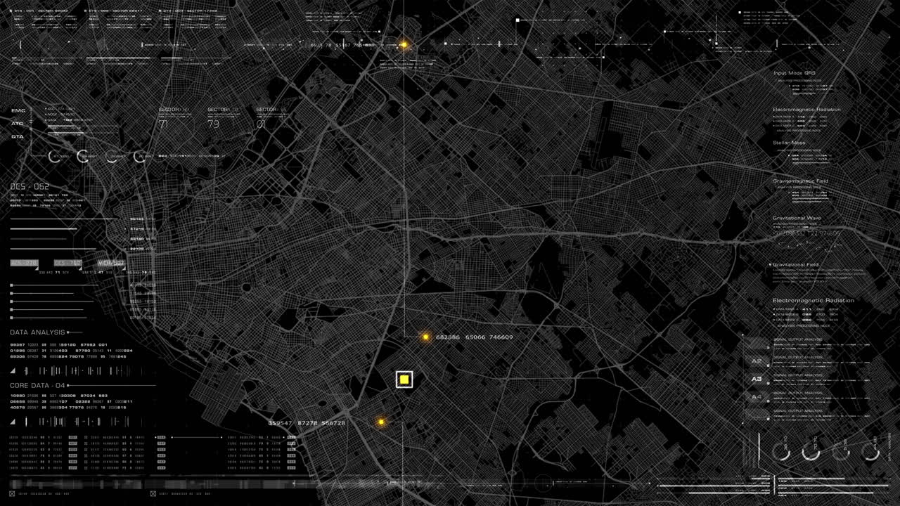 vista satelital hud futurista de la vigilancia del tráfico en cruces de autopistas ocupados que rastrean y monitorean el tráfico de la carretera para un posible vehículo objetivo
