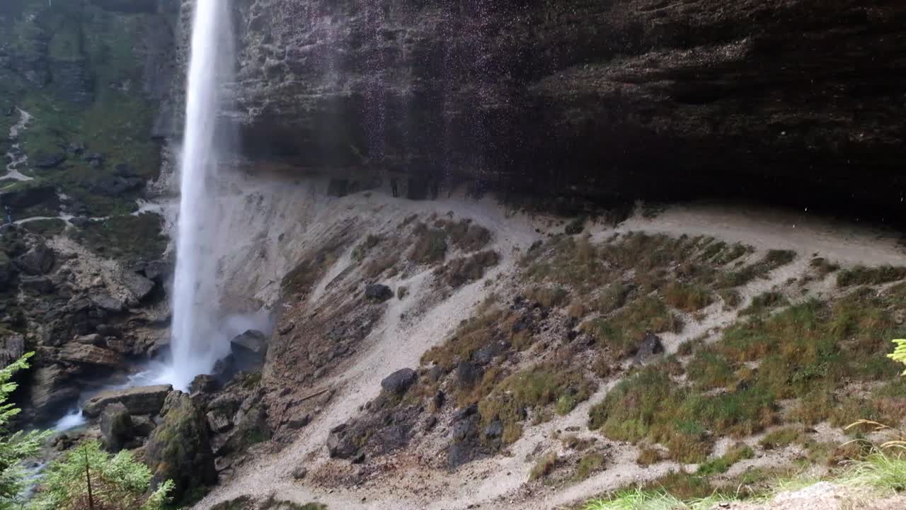 la hermosa cascada de la cascada pericnik en eslovenia