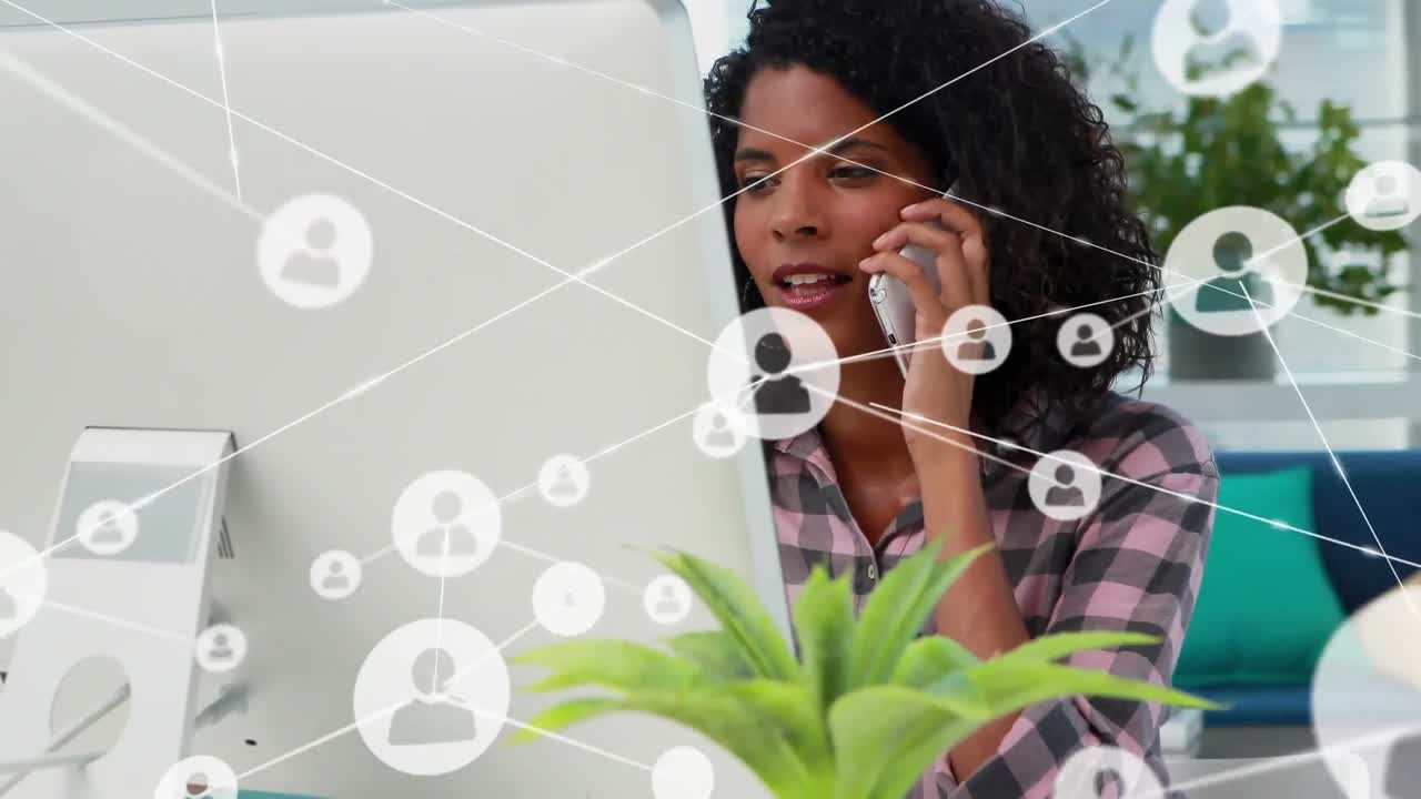 animación de la red de conexiones red de iconos sobre mujer de negocios utilizando la red