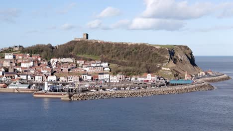imágenes aéreas del puerto de scarborough en el norte de yorkshire