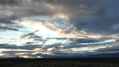 Dramatic-sky-over-Mojave-Desert-at-dusk-with-clouds