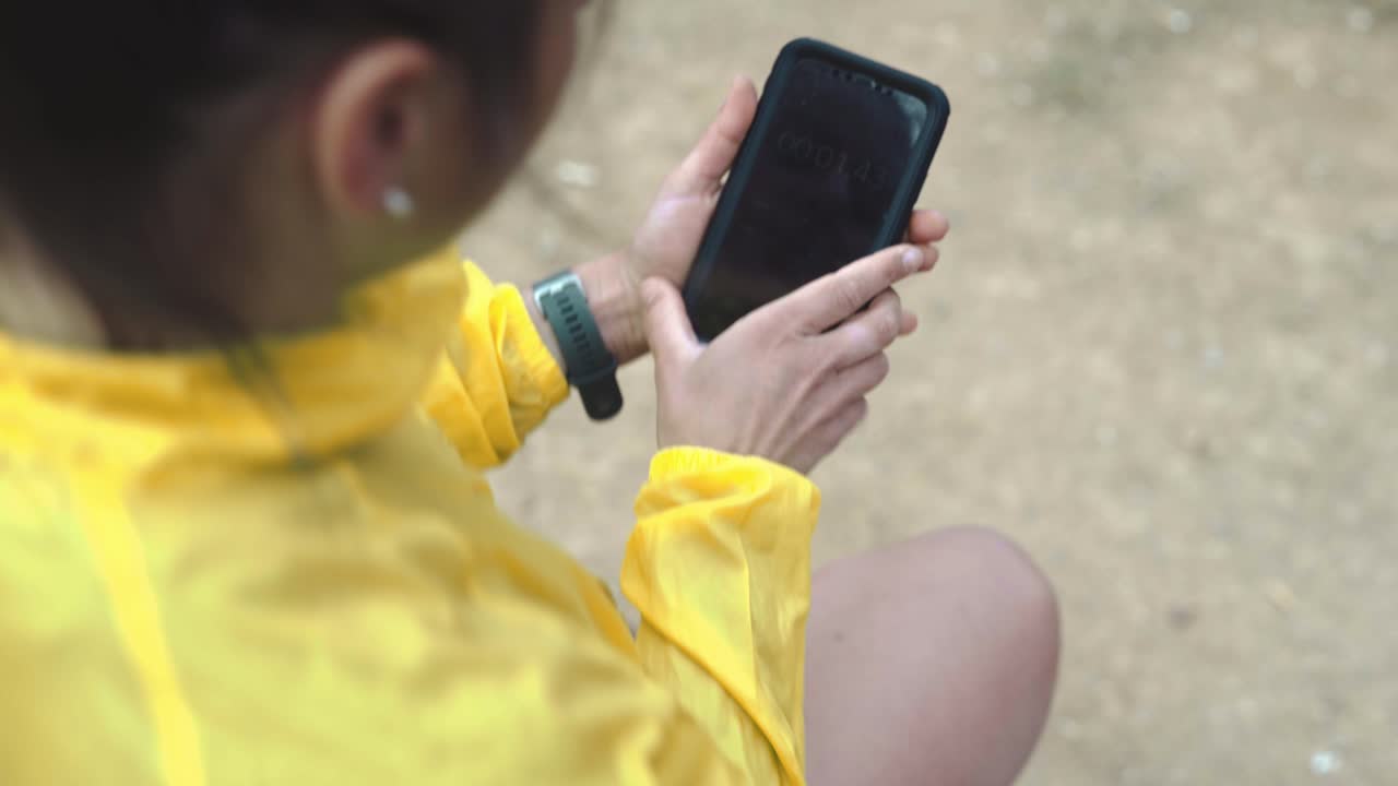 장기적으로 전화 동기화로 피트니스 트래커 설정