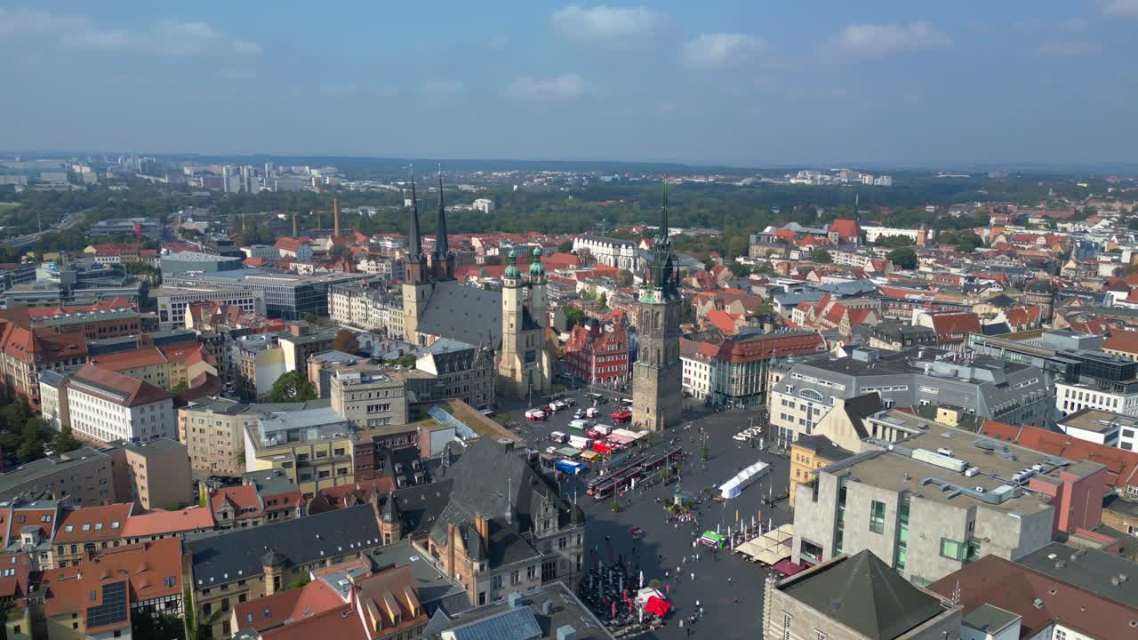 시장 광장, 레드 타워, 세인트