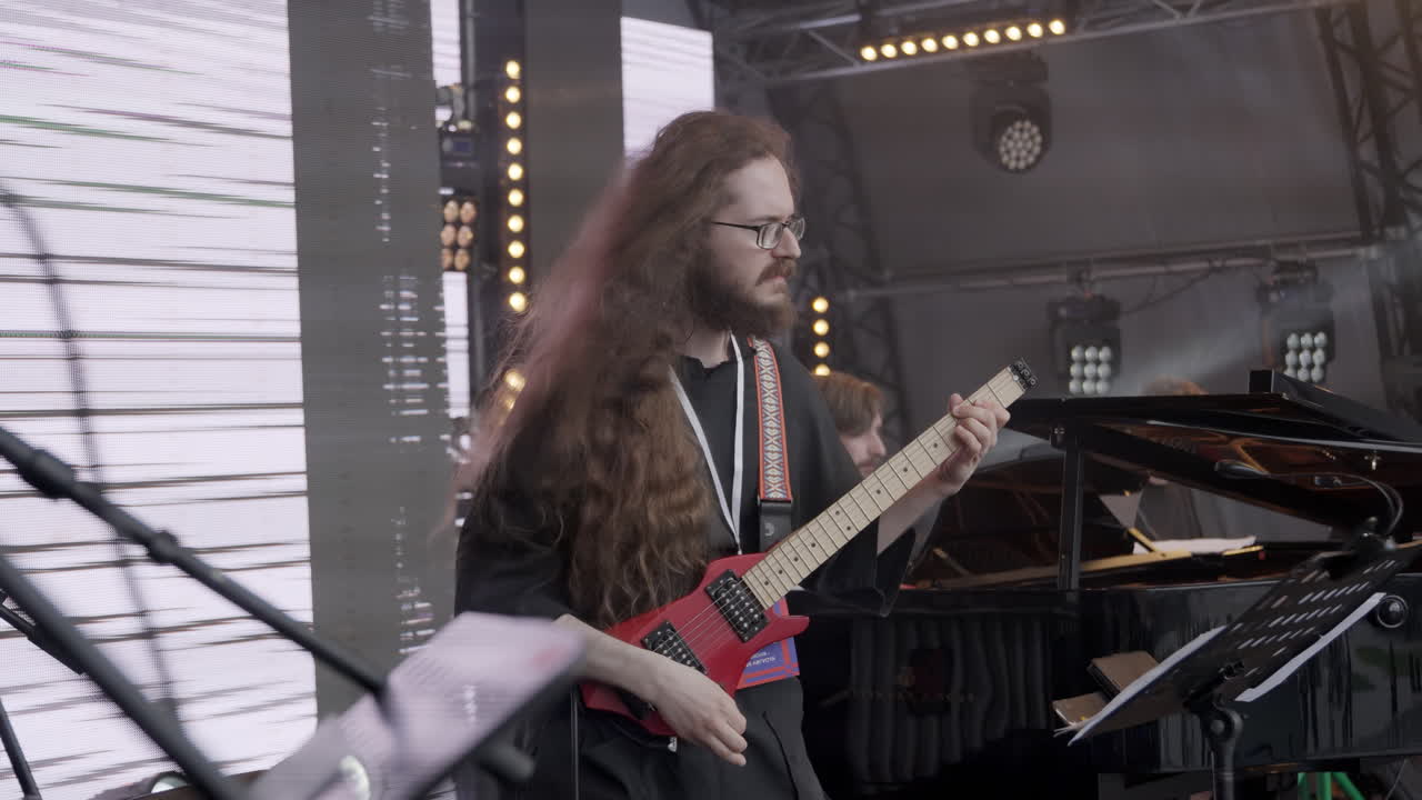 живое музыкальное выступление