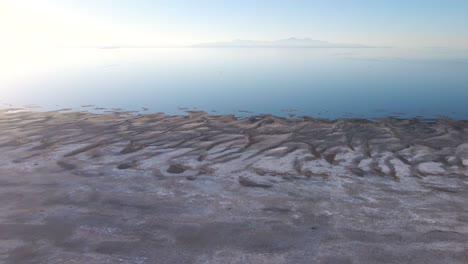 breathtaking shoreline of the great salt lake in utah