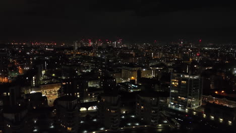luftansicht über das stadtbild von limehouse, nacht in london, england