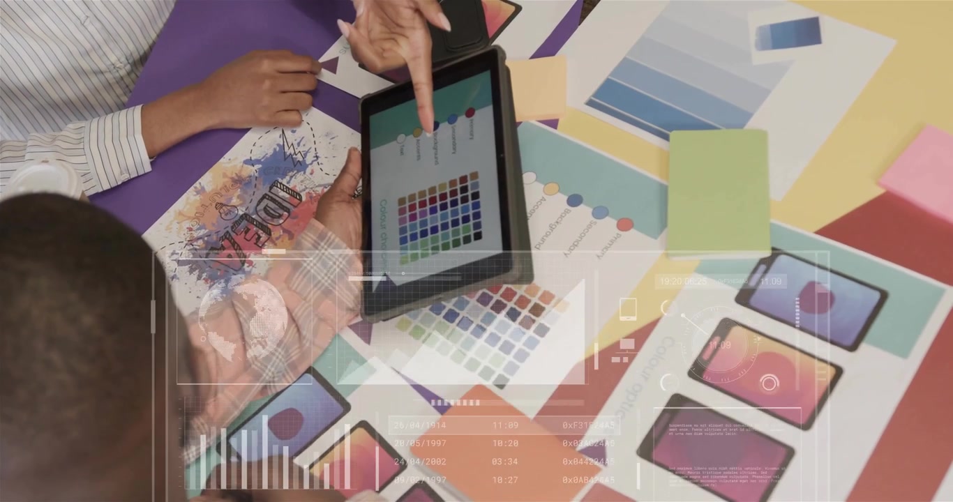 Animación de procesamiento de datos sobre diversos profesionales de negocios usando una tableta en la oficina.