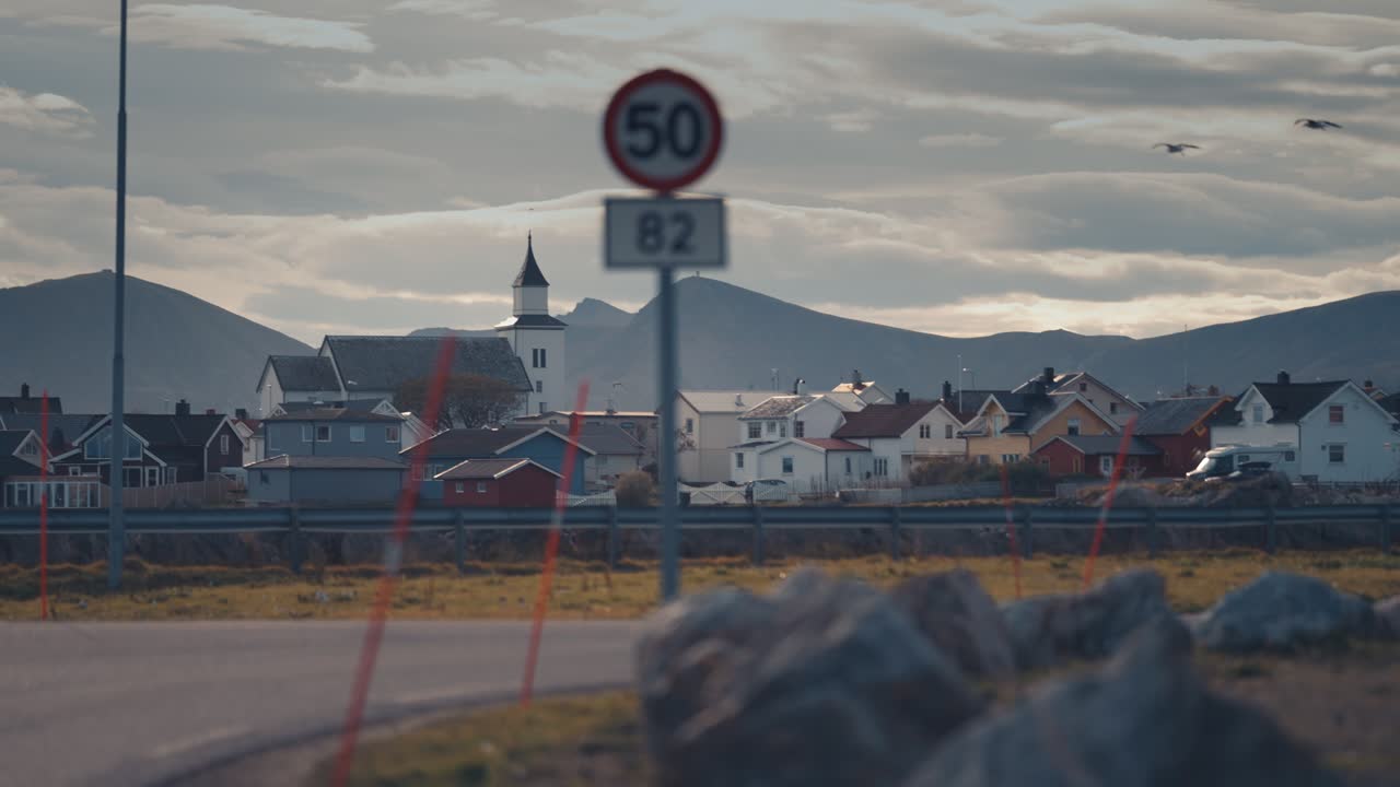 сельский ландшафт на острове андойя, норвегия