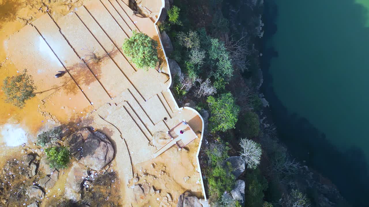 водопады раждари и девдари находятся в заповеднике чандрапрабха