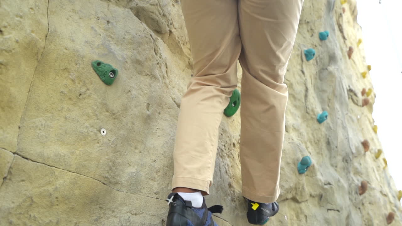 One man treaking walltopia climbing HARMONIZED SYSTEM  game