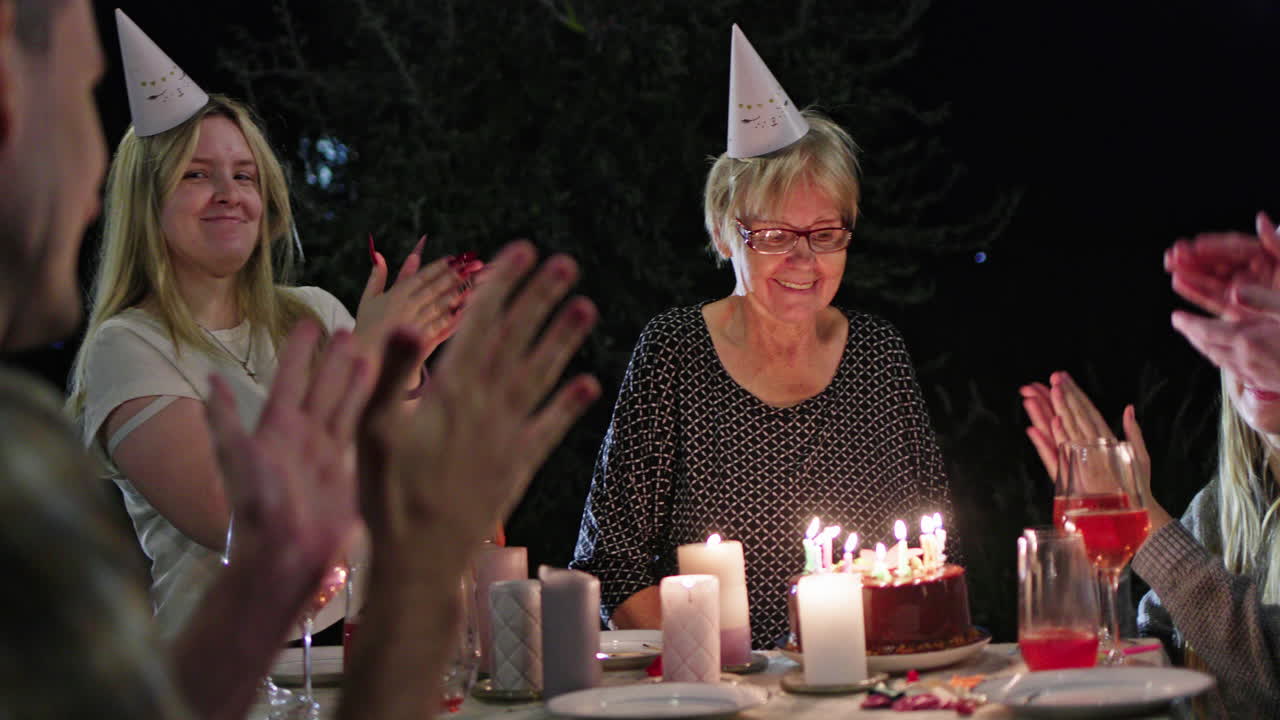 Fødselsdagsfejring for en senior