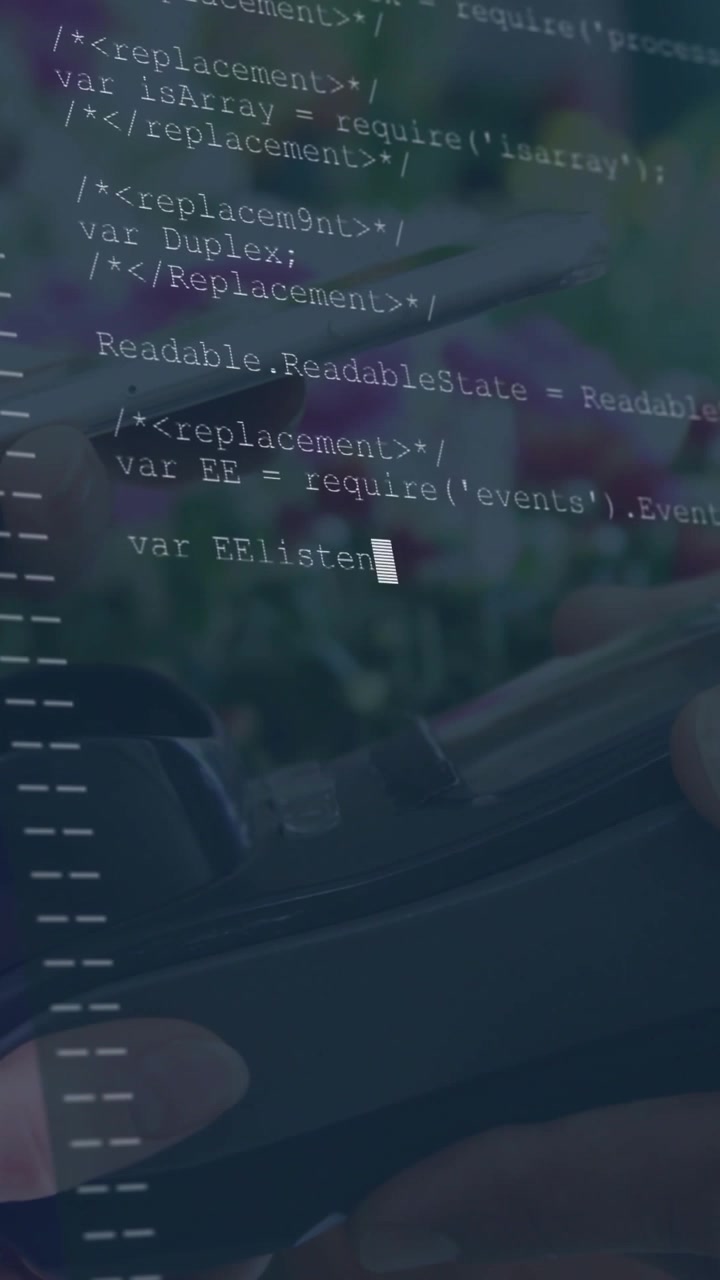 Video vertical: Manos acercando el teléfono a un terminal iniciando el pago, código desvaneciéndose y volviéndose dominante.